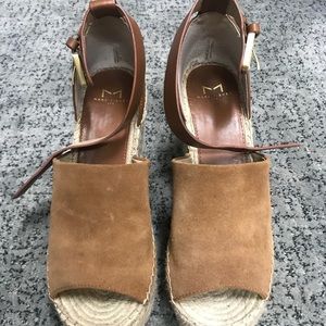 Marc Fisher cognac platforms 9